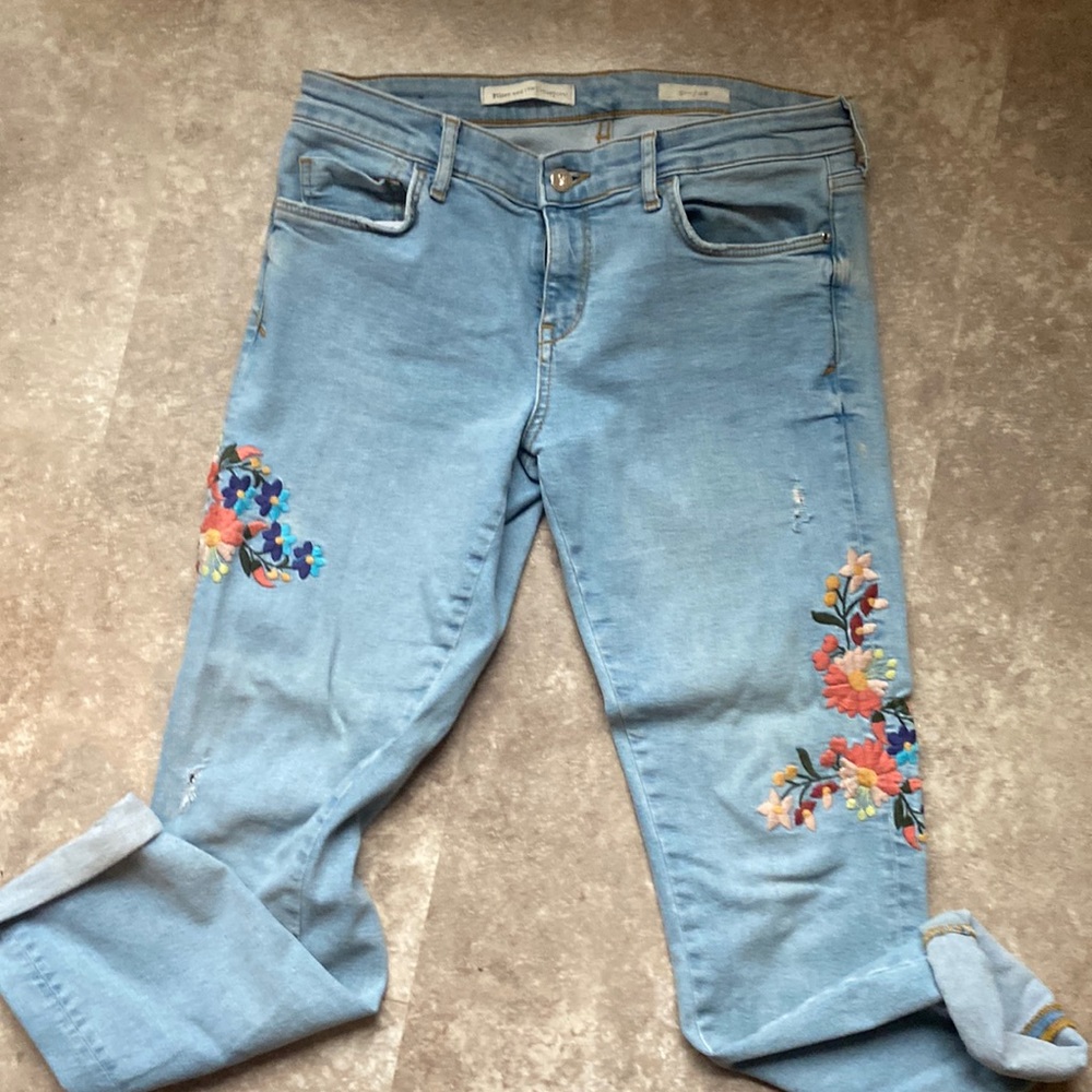 Pilcro embroidery Jean Capri